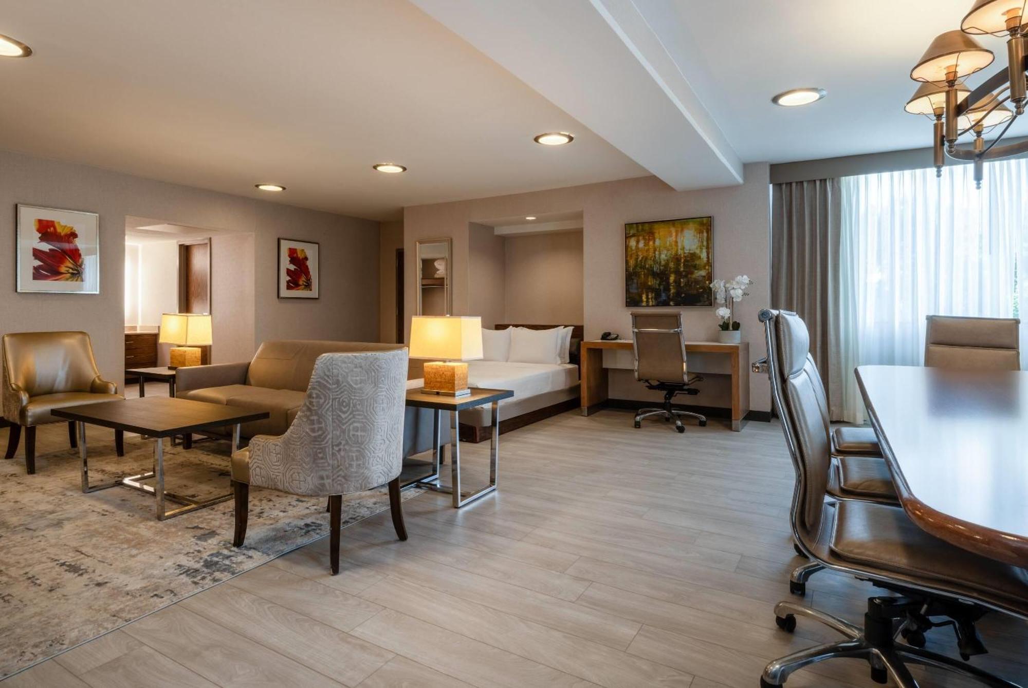 Wyndham Indianapolis Airport Hotel Exterior photo